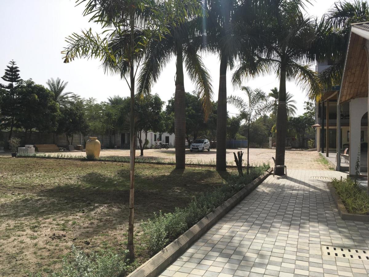 Vits Daman Devka Beach 外观 照片