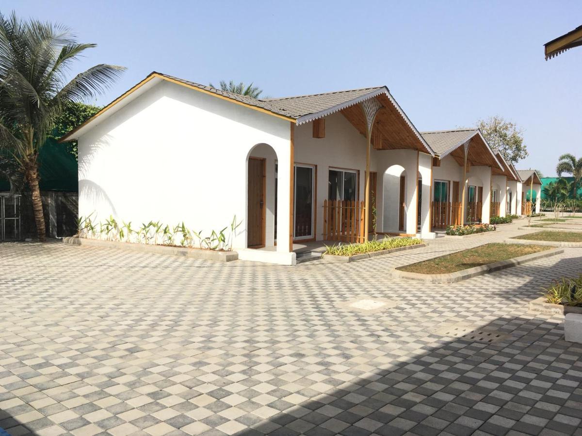 Vits Daman Devka Beach 外观 照片